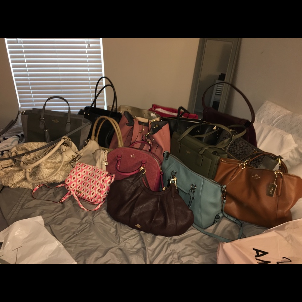 Tons of purses various